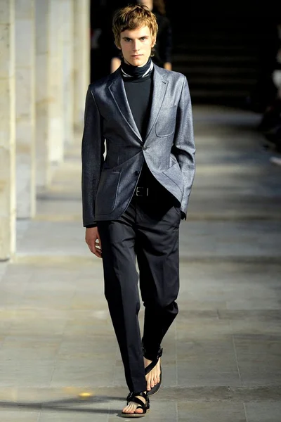 Look 38